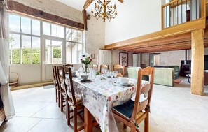 Dining - Amazing home in LES LEVES ET THOUMEYRA (LES LEVES ET THOUMEYRA)