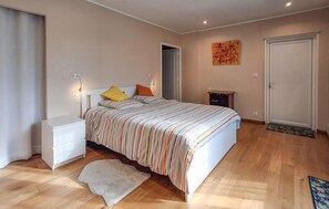 3 bedrooms, travel cot, free WiFi