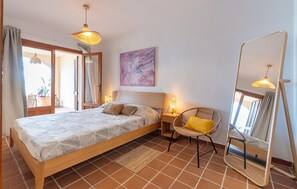 4 عدّة غرف نوم وسرير سفر وواي فاي مجانًا