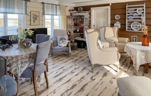 Dining - Amazing home in Averøy with WiFi (Averøy)