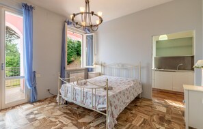 4 bedrooms, travel crib, free WiFi