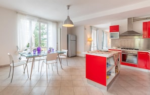 Fridge, oven, stovetop, dishwasher - Cozy home in Capolona (Capolona)