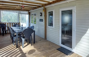 Outdoor dining - Amazing (sta)caravan in Saint-Julien-en-Born (Saint-Julien-en-Born)