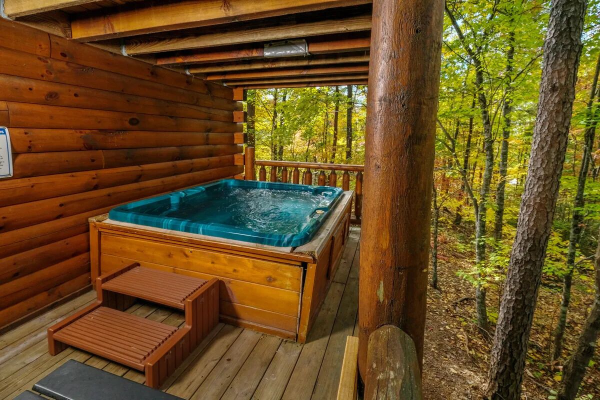 Bañera de hidromasaje al aire libre