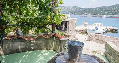 2 bedroom lovely home in Zizanj