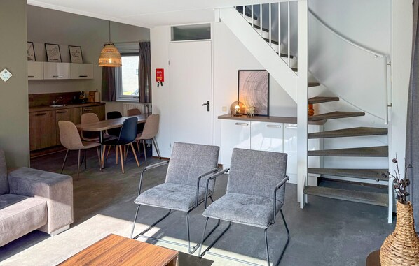 Smart TV - 3 bedroom stunning home in Hoeven (Hoeven)