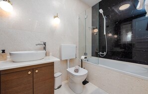 Een douche, een haardroger