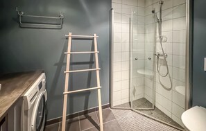Shower, hair dryer - Lovely apartment in Søgne with WiFi (Søgne)