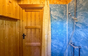 Shower - Beautiful home in Jordet with sauna (Jordet)