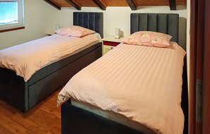 4 bedrooms, iron/ironing board, travel cot, free WiFi
