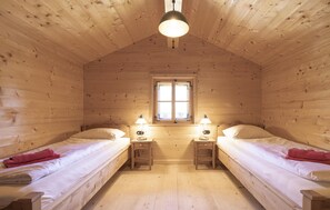 3 bedrooms, free WiFi, bed sheets