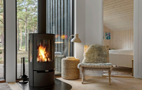 Lovely home in Nexø with WiFi
