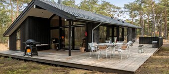 Lovely home in Nexø with WiFi