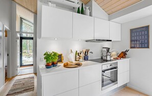 Réfrigérateur, lave-vaisselle, cafetière/bouilloire