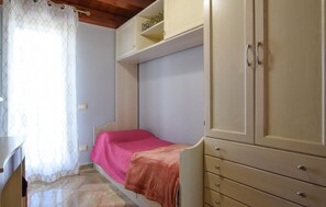 3 bedrooms, travel crib, free WiFi