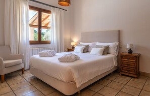 3 bedrooms, free WiFi - Awesome home in Manacor (Manacor)