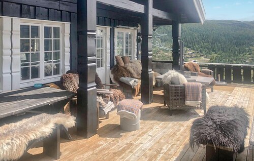 Nice home in Rjukan with WiFi