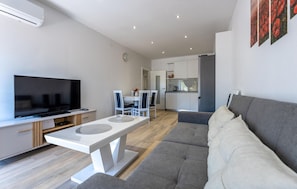 Smart TV - 2 bedroom stunning apartment in Ploce (Ploce)