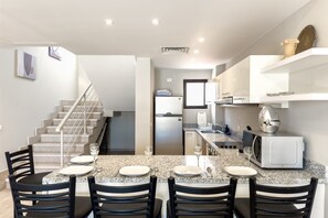 Basic Villa | Private kitchen | Fridge, microwave, oven, stovetop