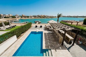 Basic Villa | Pool | Outdoor pool
