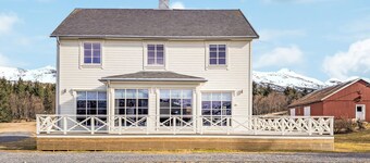 4 bedroom cozy home in Hol i Tjeldsund