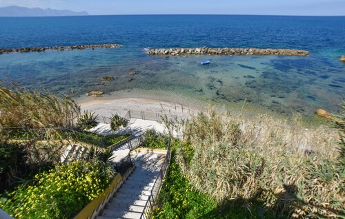Stunning apartment in Trappeto with WiFi