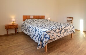 3 slaapkamers, reisbedje, gratis wifi, beddengoed