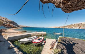 Beach - 2 bedroom lovely apartment in Metajna (Metajna)