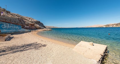 2 bedroom lovely apartment in Metajna