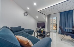 Smart TV - 2 bedroom lovely apartment in Metajna (Metajna)