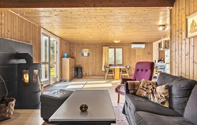 Stunning home in Askø with WiFi