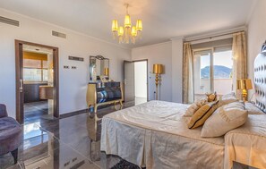 4 bedrooms, free WiFi, bed sheets