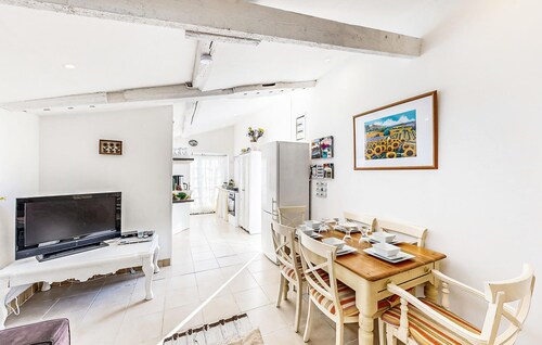 2 bedroom stunning home in Oradour-Fanais