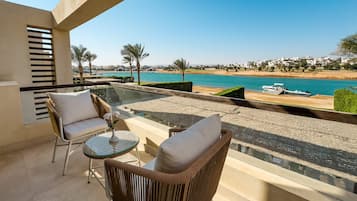 Basic Villa | Terrace/patio