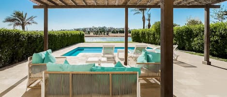 Basic Villa | Pool