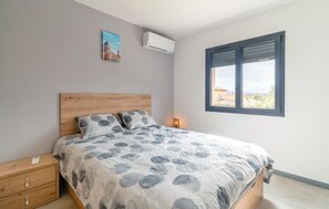 3 Schlafzimmer, Reisekinderbett, kostenloses WLAN, Bettwäsche