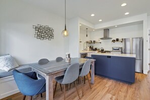 Dining - Bluebird Day - Timber Ridge, a 3-bed townhome in Broken Top Resort! (Bend)
