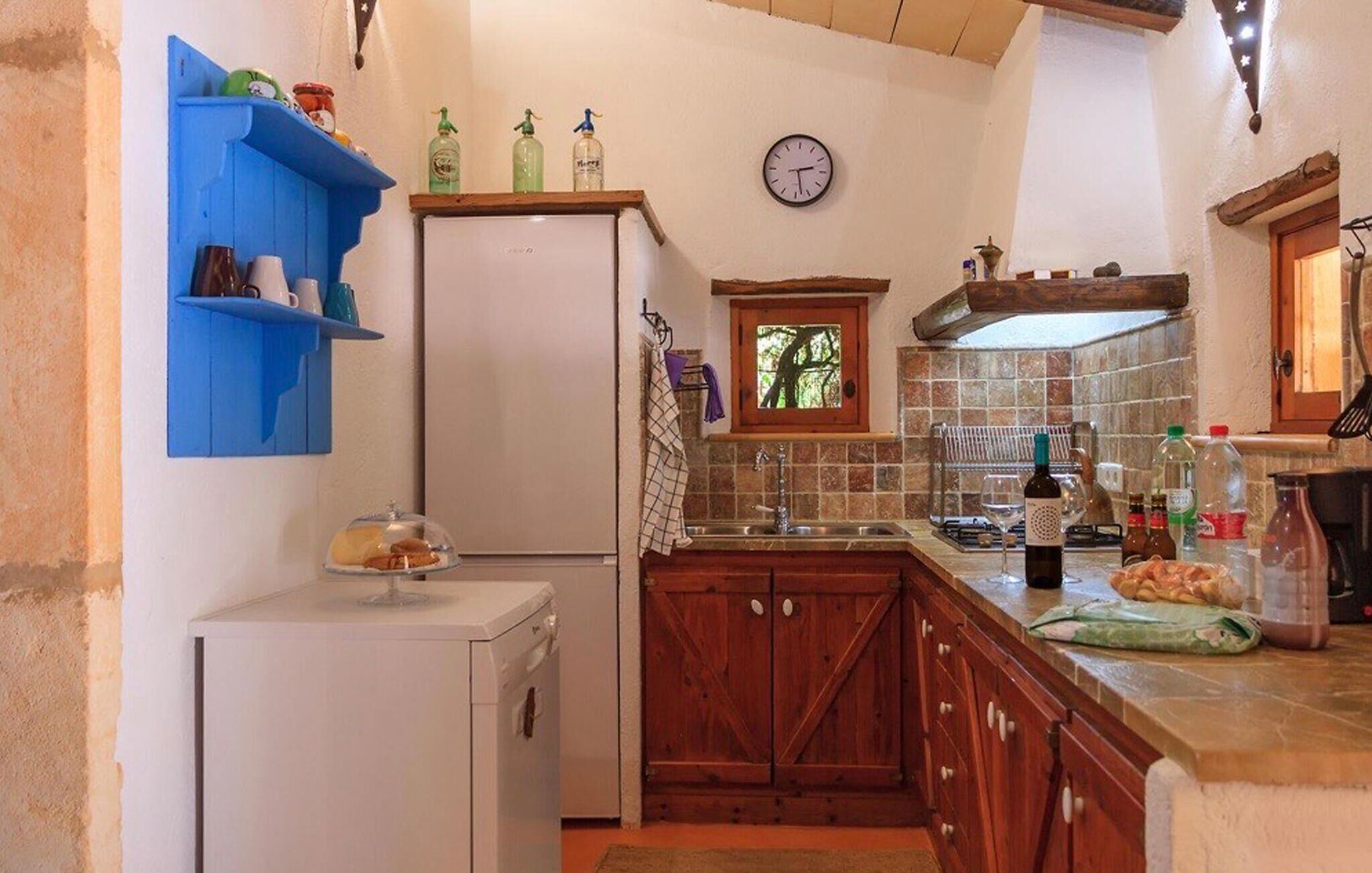 Réfrigérateur, lave-vaisselle, cafetière-théière