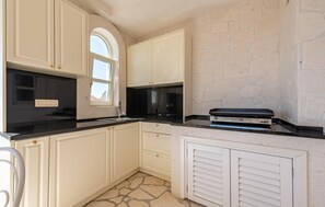 Geladeira, fogão, cooktop, lava-louças