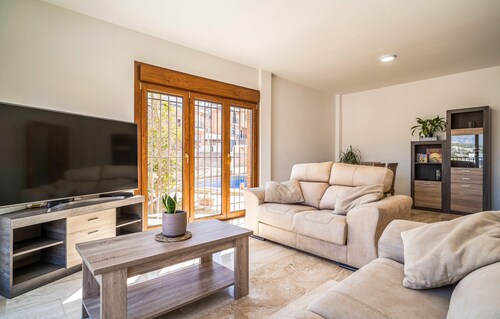Nice home in Jun with WiFi