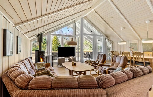 4 bedroom awesome home in Ebeltoft