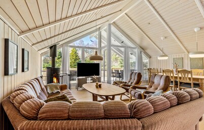4 bedroom awesome home in Ebeltoft