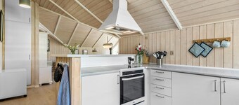 4 bedroom awesome home in Ebeltoft