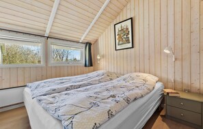 4 makuuhuonetta, vauvan matkasänky, ilmainen Wi-Fi