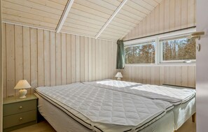 4 makuuhuonetta, vauvan matkasänky, ilmainen Wi-Fi