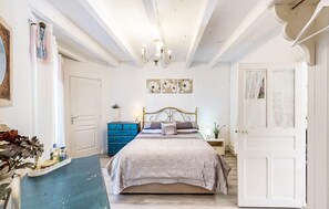 1 chambre, fer et planche à repasser, lit parapluie, Wi-Fi gratuit