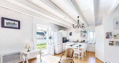 Awesome home in Oradour-Fanais with WiFi