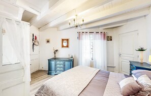 1 soverom, strykejern/-brett, reiseseng for barn og wi-fi (inkludert)
