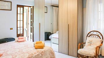 2 Schlafzimmer, Reisekinderbett, kostenloses WLAN, Bettwäsche