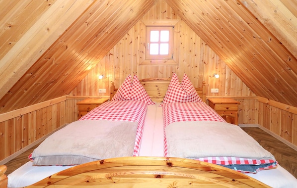 2 chambres, lit parapluie, draps fournis